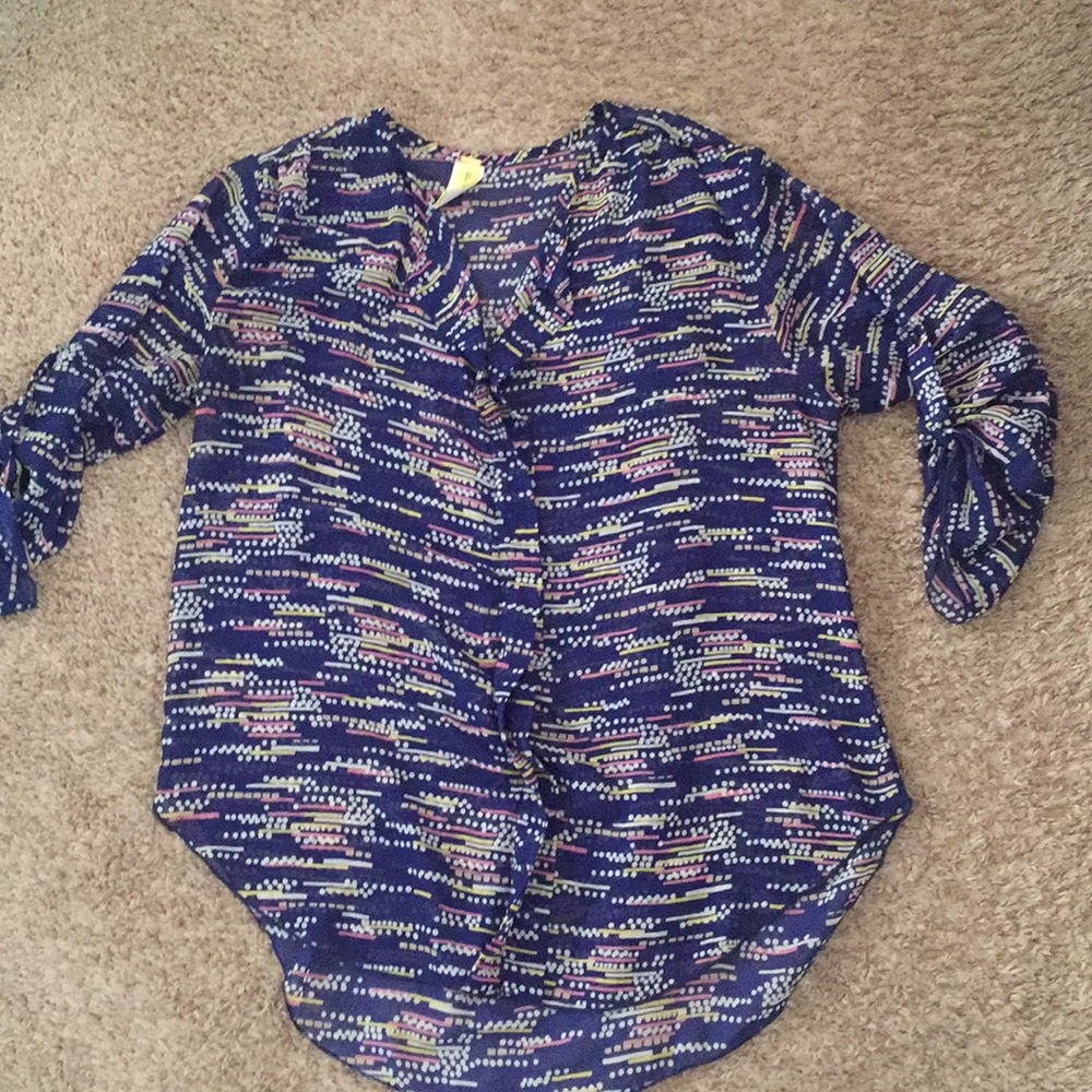 Quarter length sheer blouse